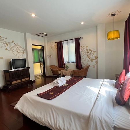 ท่าแพ บูธิค เฮ้าส์ Hotel เชียงใหม่ ภายนอก รูปภาพ