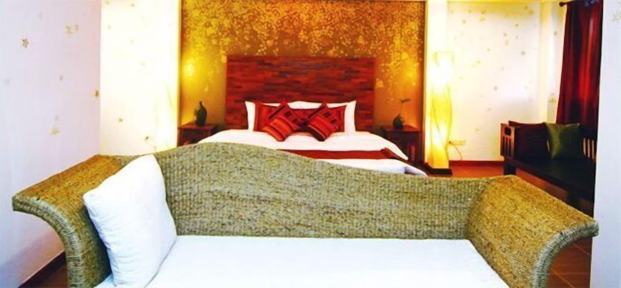 ท่าแพ บูธิค เฮ้าส์ Hotel เชียงใหม่ ภายนอก รูปภาพ