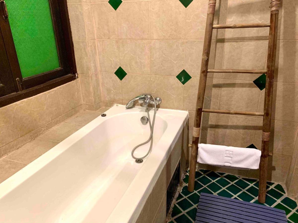 ท่าแพ บูธิค เฮ้าส์ Hotel เชียงใหม่ ภายนอก รูปภาพ